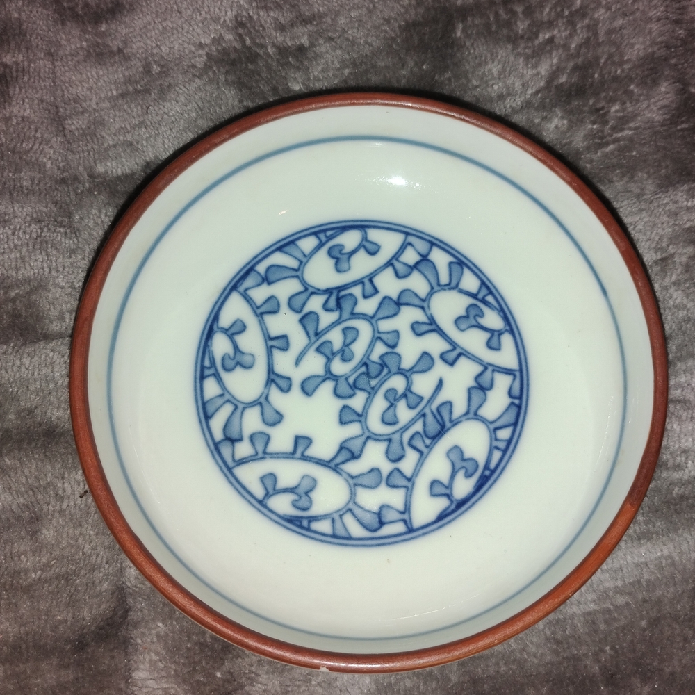 NATURAL LIFE Ceramic Dish with Blue Pattern and Brown Edge